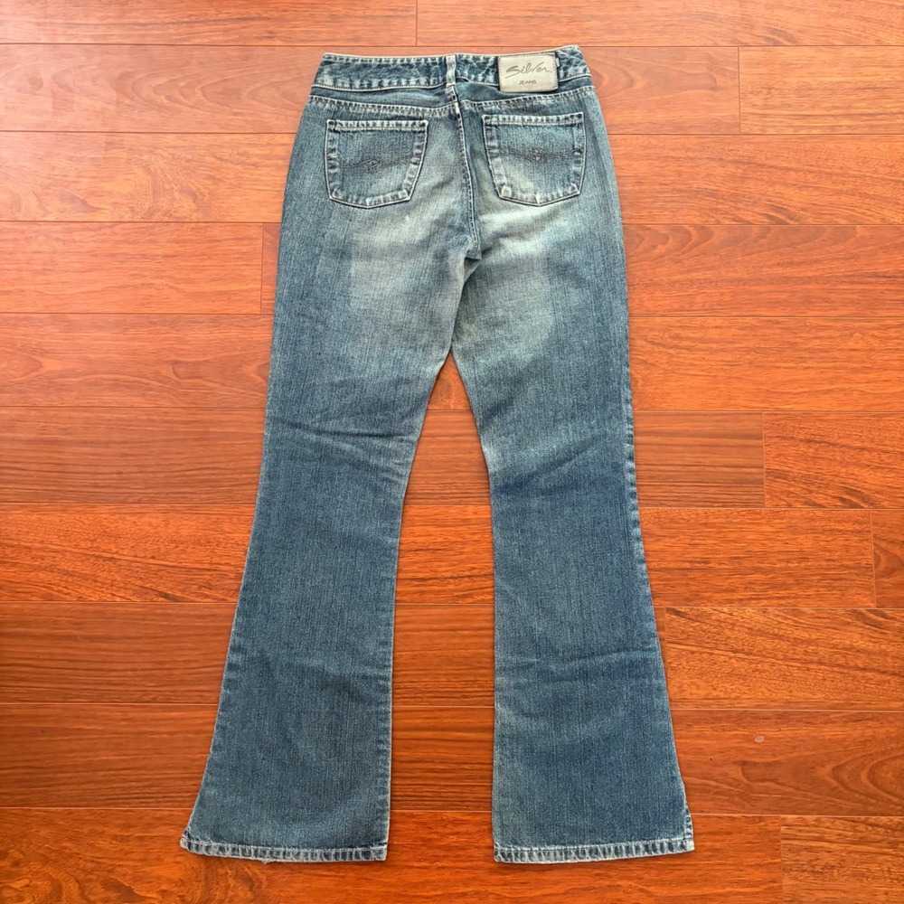 Silver Jeans Womens Flare Jeans Size 28x32 Medium Wash Blue Denim Y2K Mid Rise